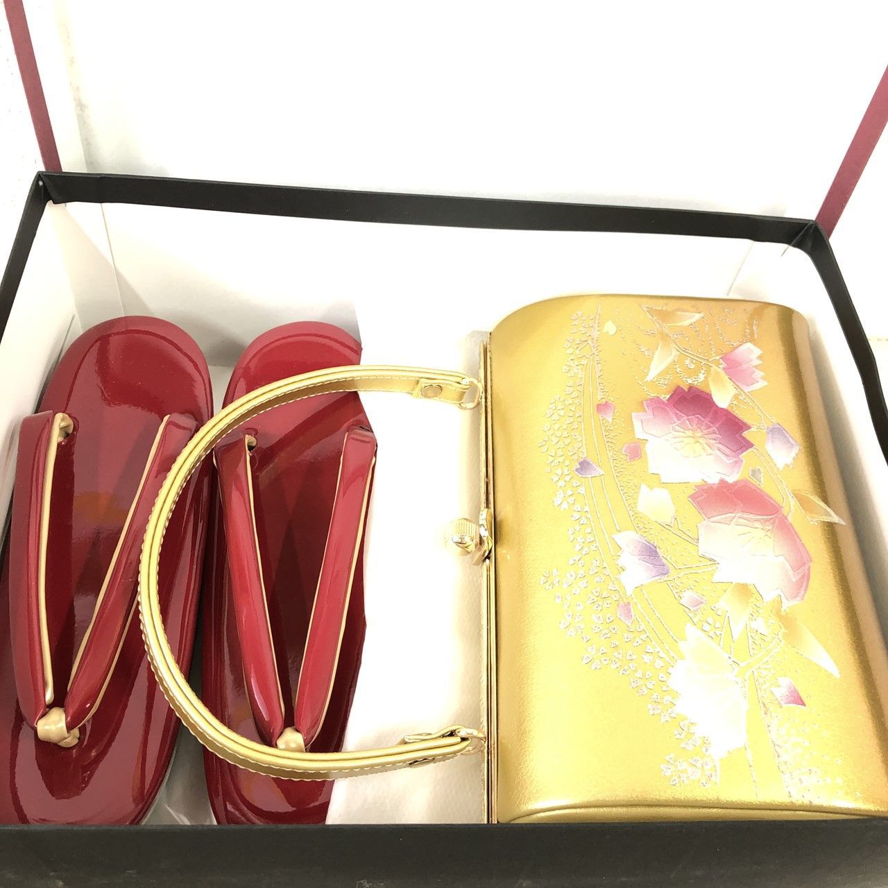 和装バッグ　アイボリー×ゴールド　新品未使用　やや難有り 良品・匿名配送OK】草履 バッグ セット ／ Zori Sandals & Handbag Set