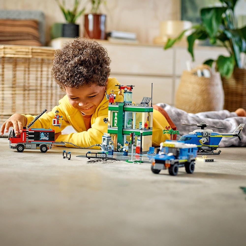 レゴ LEGO シティ 銀行強盗チェイス ギフト 60317 おもちゃ ブロック プレゼント 警察 けいさつ 乗り物 のりもの 男の子 女の子 7歳以上