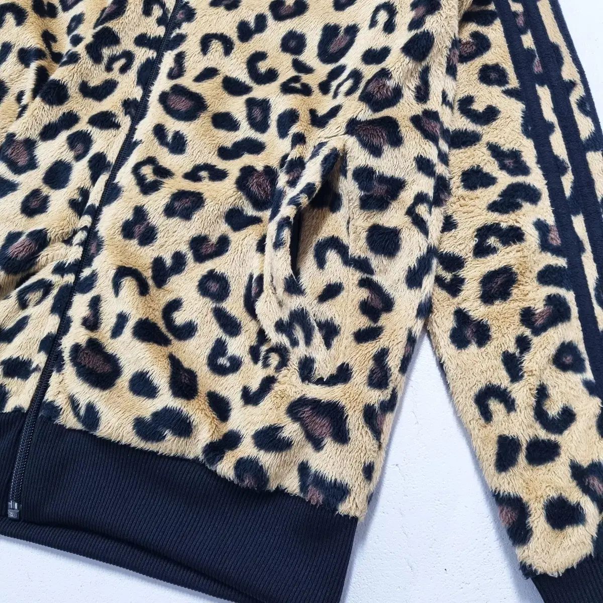 レオパード フーデッドジップアップ