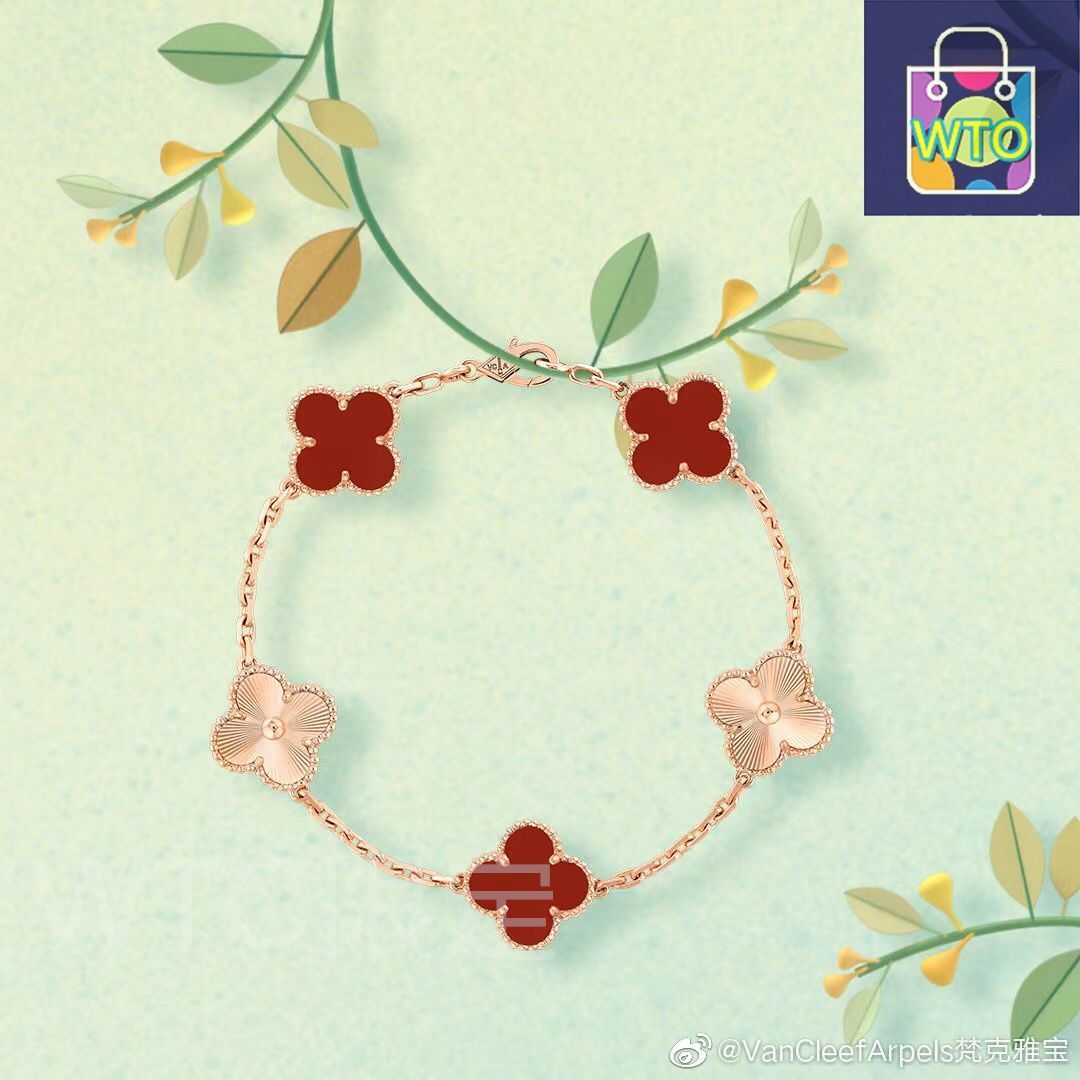 Van Cleef & Arpels 赤いブレスレット Vintage Alhambra bracelet, 5 motifs 18K yellow gold, Carnelian