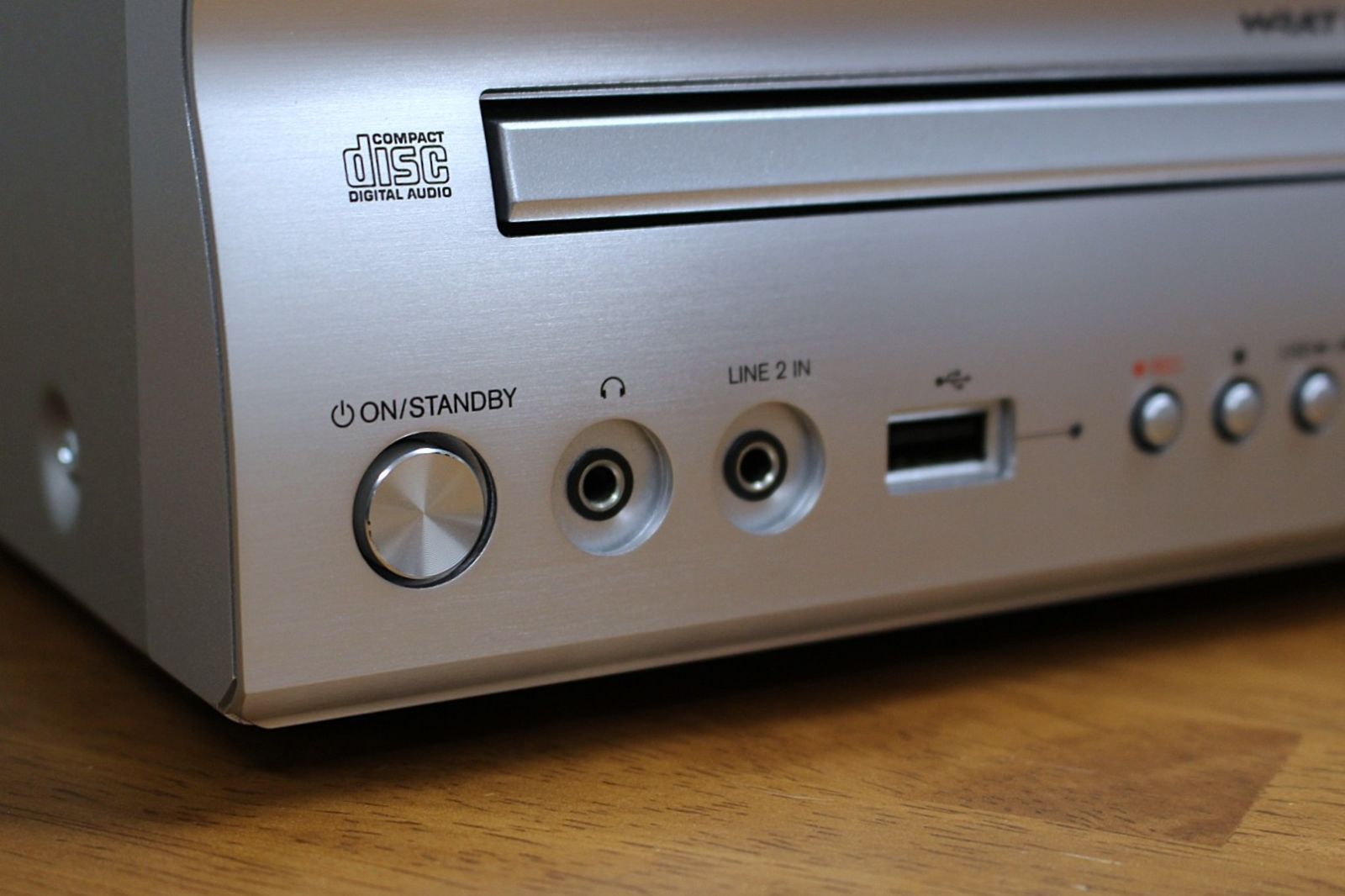 ONKYO　CD SD USB レシーバー　NFR-7FX　Bluetooth ONKYO Bluetooth搭載 CD/SD/USBレシーバーNFR-7FX オーディオ機器