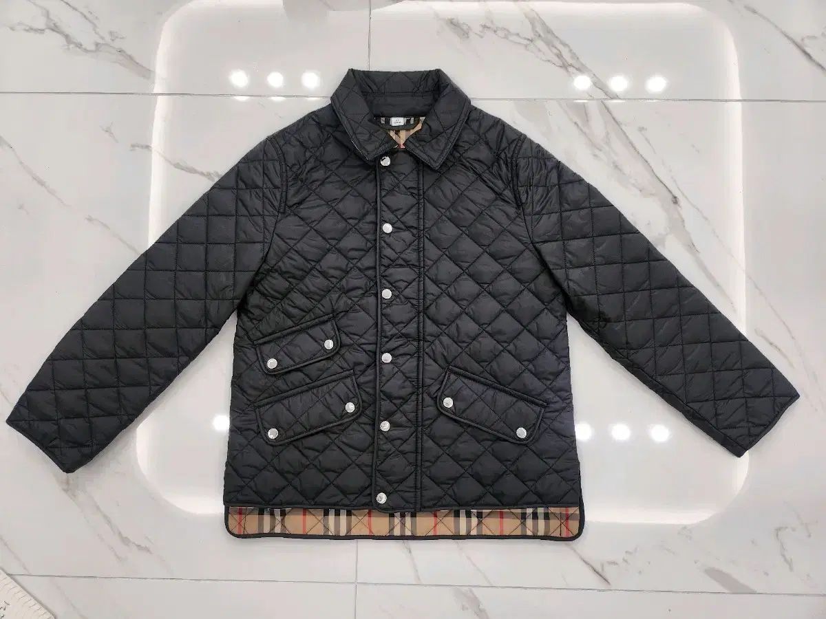 バーバリー キッズ ブラック キルティング ジャケット 8 Y