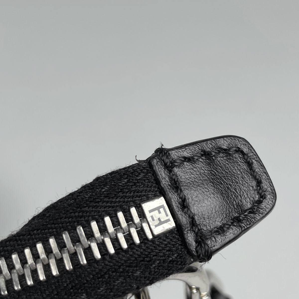 フェンディ FENDI ズッカ柄 ショルダーバッグ 2WAY クラッチバッグ