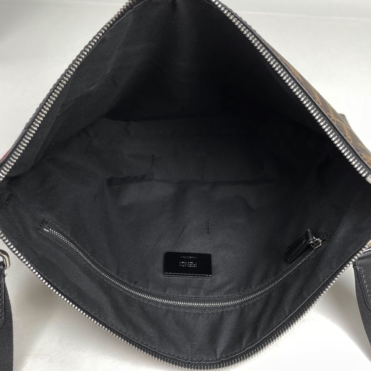 フェンディ FENDI ズッカ柄 ショルダーバッグ 2WAY クラッチバッグ