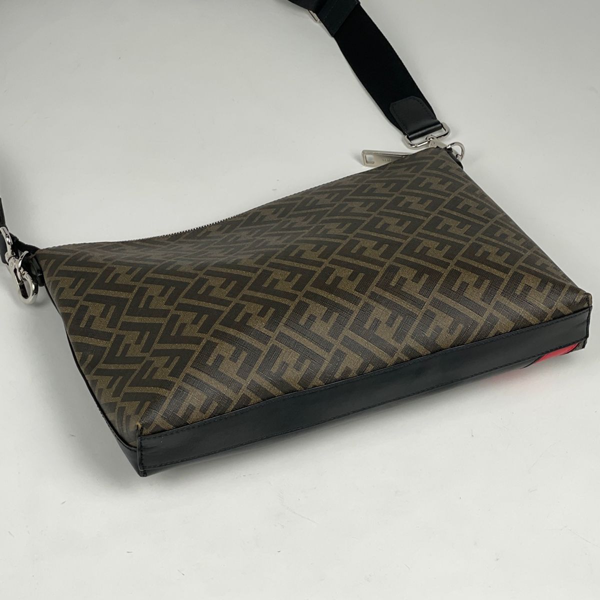 フェンディ FENDI ズッカ柄 ショルダーバッグ 2WAY クラッチバッグ