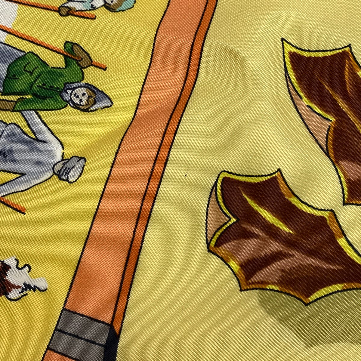 エルメス HERMES カレ 90 Neige d Antan 去年の雪 スカーフ シルク イエロー マルチカラー レディース 冷房対策 冬コーデ