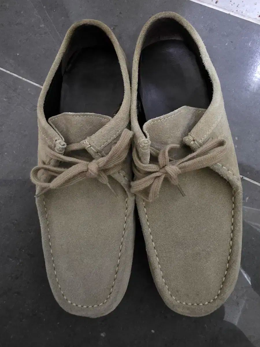 GU モカシン 270 mm ベージュ