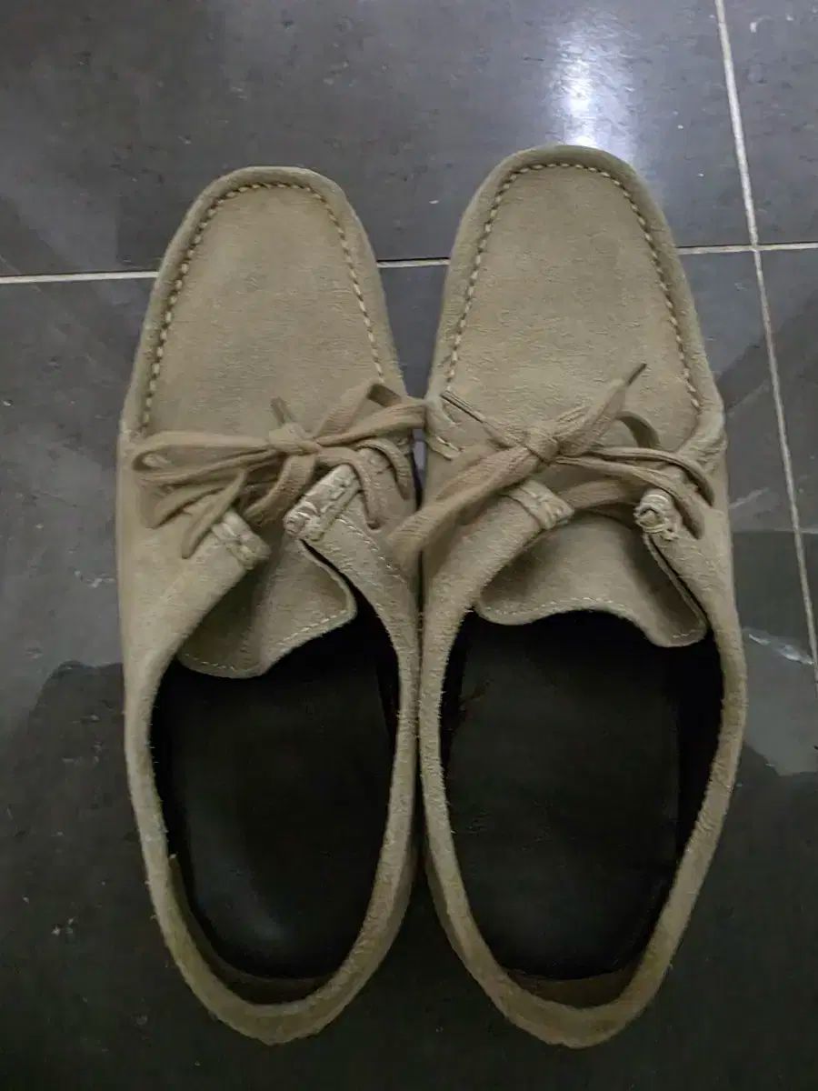 GU モカシン 270 mm ベージュ