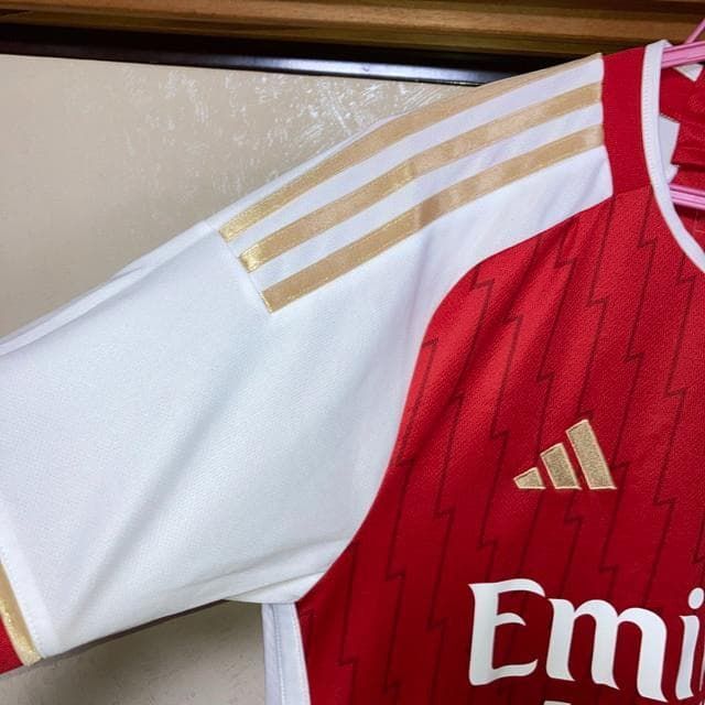アーセナル ホーム ユニフォーム 2023-2024 赤 白 Mサイズ アーセナル ホーム ユニフォーム 2023-2024 赤 白 Mサイズ - メルカリ