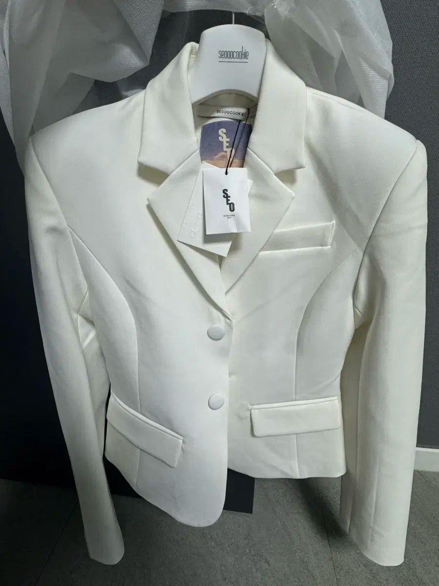 ソークッキー白バッグポイントジャケットスカートセット