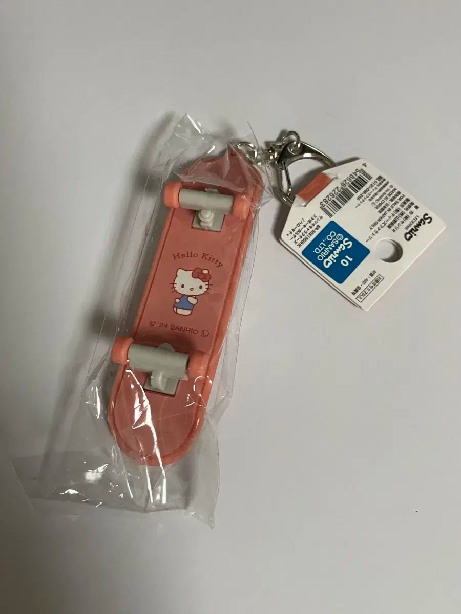 ハローキティ キーホルダー (未開封) - メルカリ