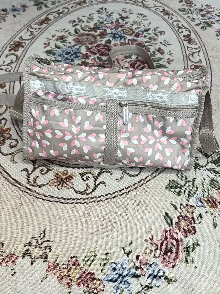 実物 LeSportsac レスポートサック ハート パータン クロス ボディバッグ クロスバック