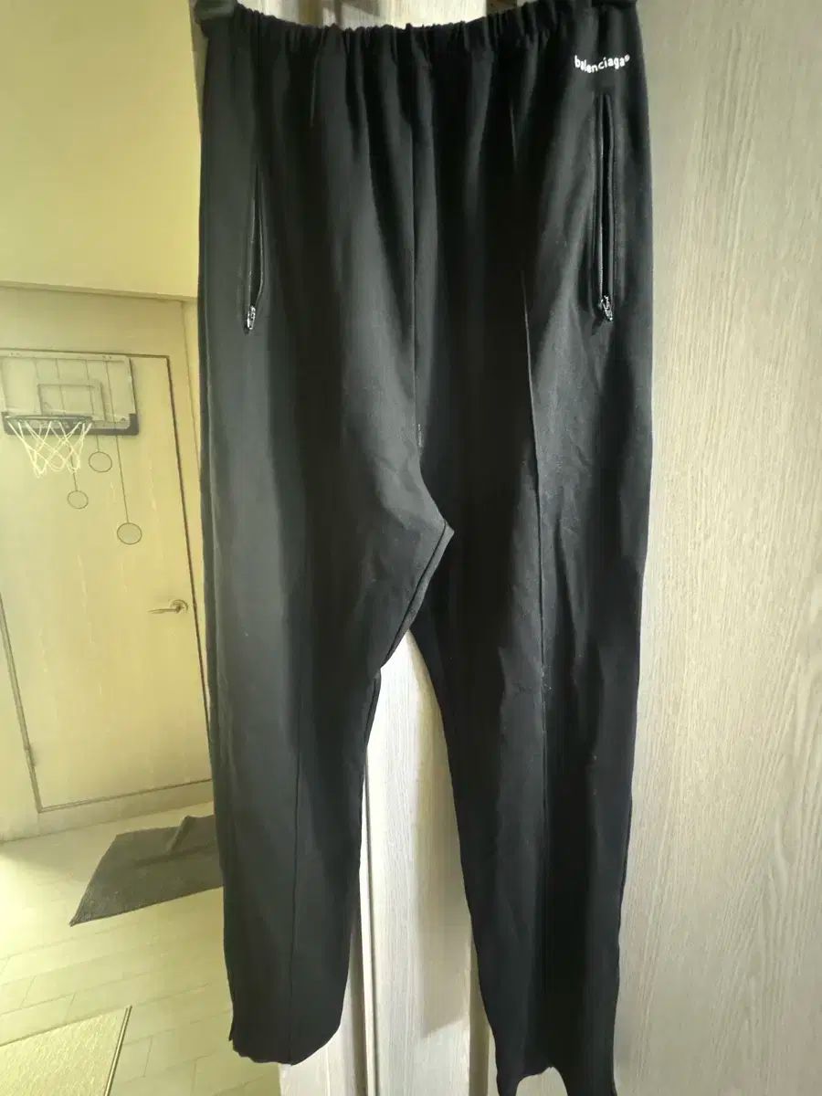 バレンシアガ ブラック トラック パンツ