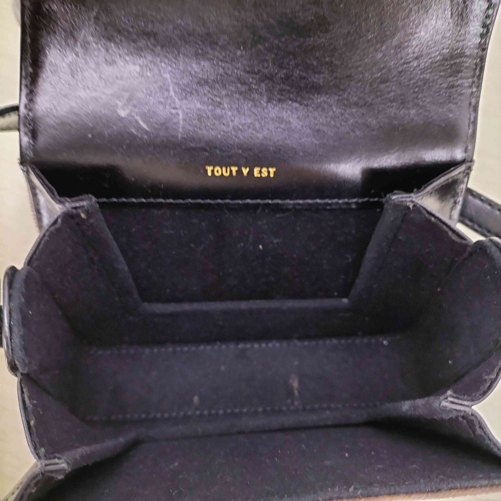 USED古着(ユーズドフルギ) TOUT Y EST ベロアショルダーバッグ レディース 表記無 【中古】【ブランド古着バズストア】 ユーズドフルギ USED古着 TOUT Y EST ベロアショルダーバッグ