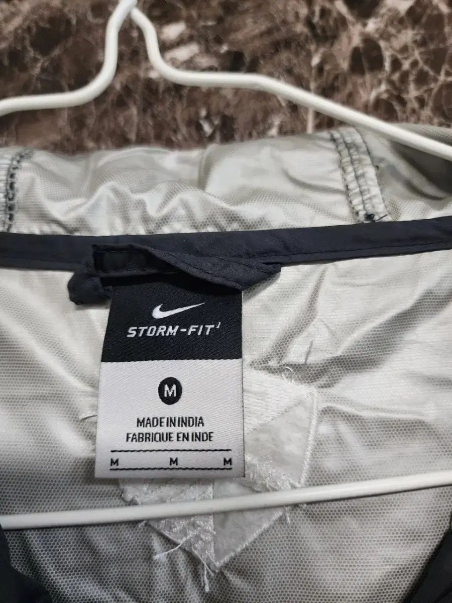 マンチェスターユナイテッド NIKE ウィンドブレーカー M - メルカリ