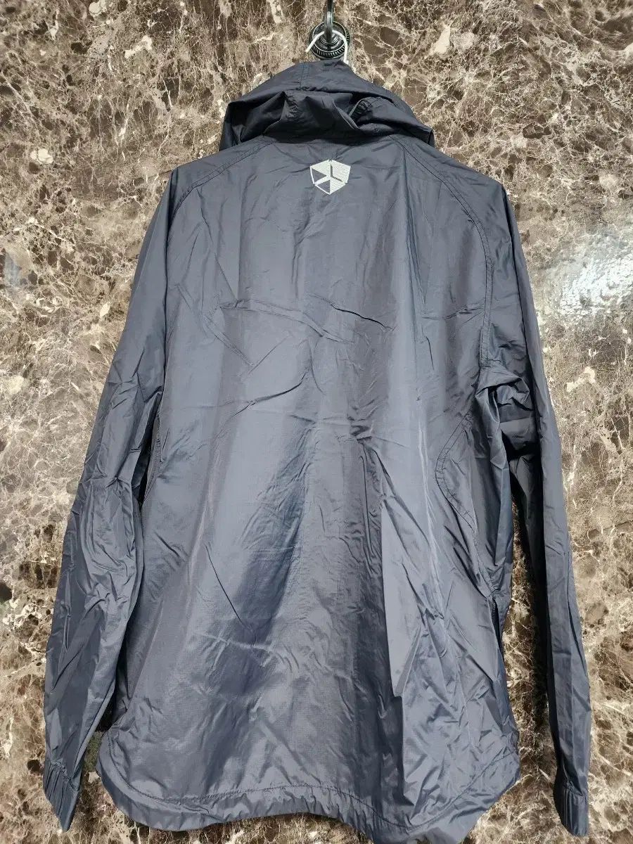 マンチェスターユナイテッド NIKE ウィンドブレーカー M - メルカリ