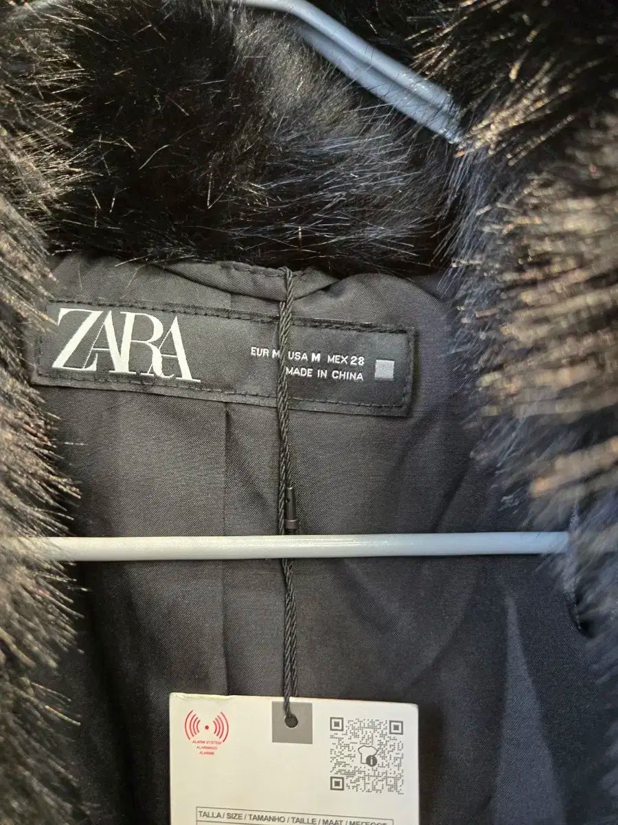 ZARA ブラック ファー ジャケット Mサイズ - メルカリ