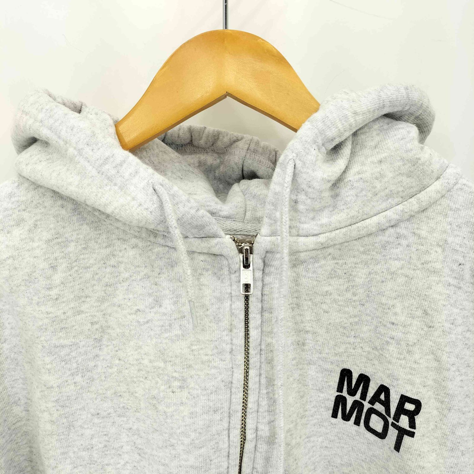 MARMOT(マーモット) CAPITAL LOGO ZIP UP HOODIE キャピタル ロゴ ジップアップ パーカー レディース import：M 【中古】【ブランド古着バズストア】 マーモット MARMOT CAPITAL LOGO ZIP UP HOODIE キャピタル ロゴ