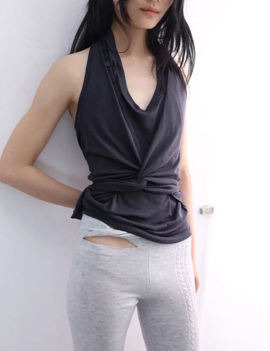 S Ulikasanctus ウールリカサンクトゥス ホルター ラップ スリーブレス