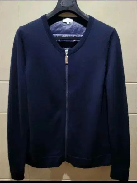 高品質 ESCADA エスカーダ ニットダウンジップアップ レディース L