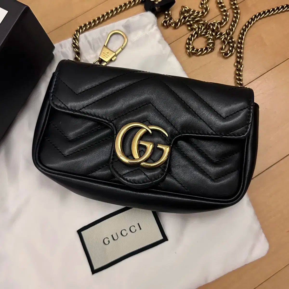 グッチ マトラッセ ミニ チェーンバッグ ブラック