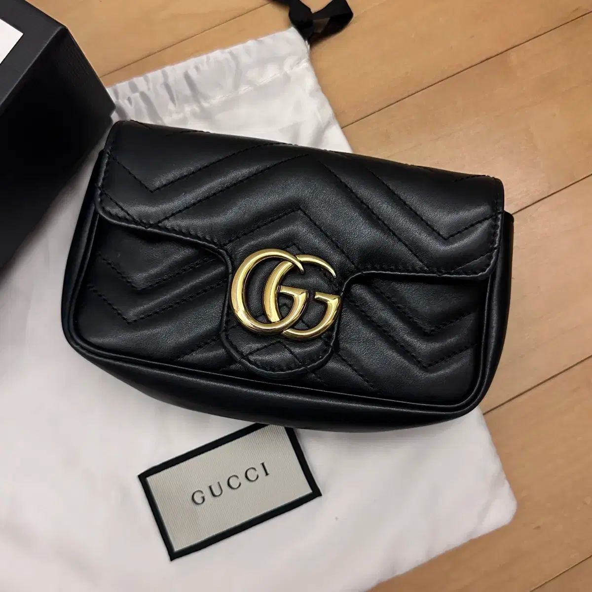 グッチ マトラッセ ミニ チェーンバッグ ブラック