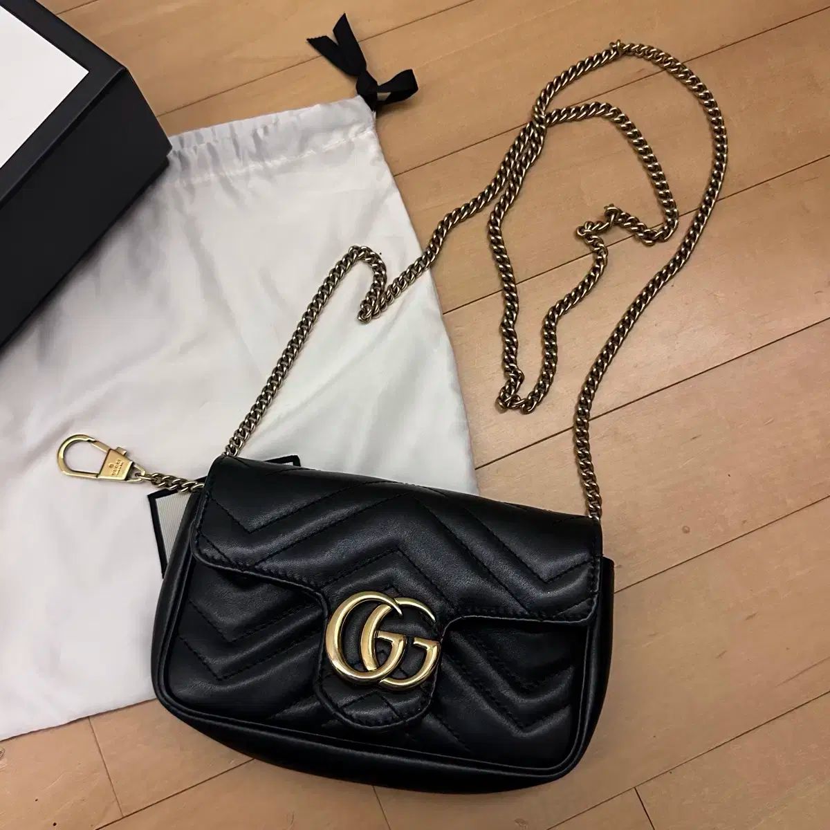 チェーンバッグ