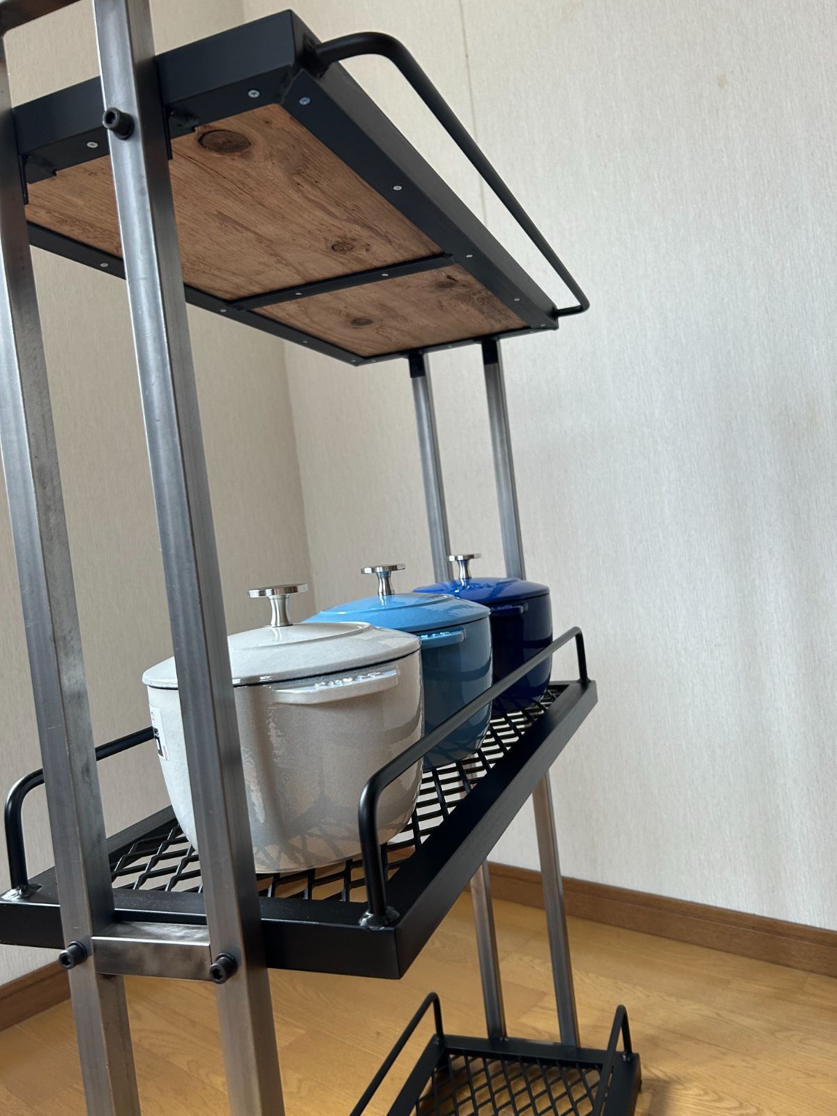 キッチン3段シェルフ スタイリッシュ オシャレ アイアン家具 - メルカリ