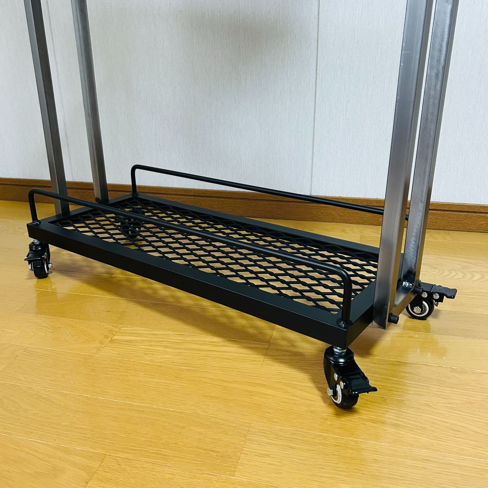 キッチン3段シェルフ スタイリッシュ オシャレ アイアン家具 - メルカリ