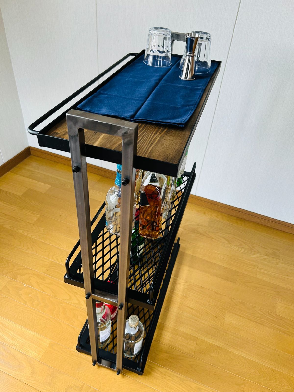 スチールバーカート　ウイスキーラック　 3段　 ブラック　アイアン家具 スチールバーカート ウイスキーラック 3段 ブラック アイアン家具
