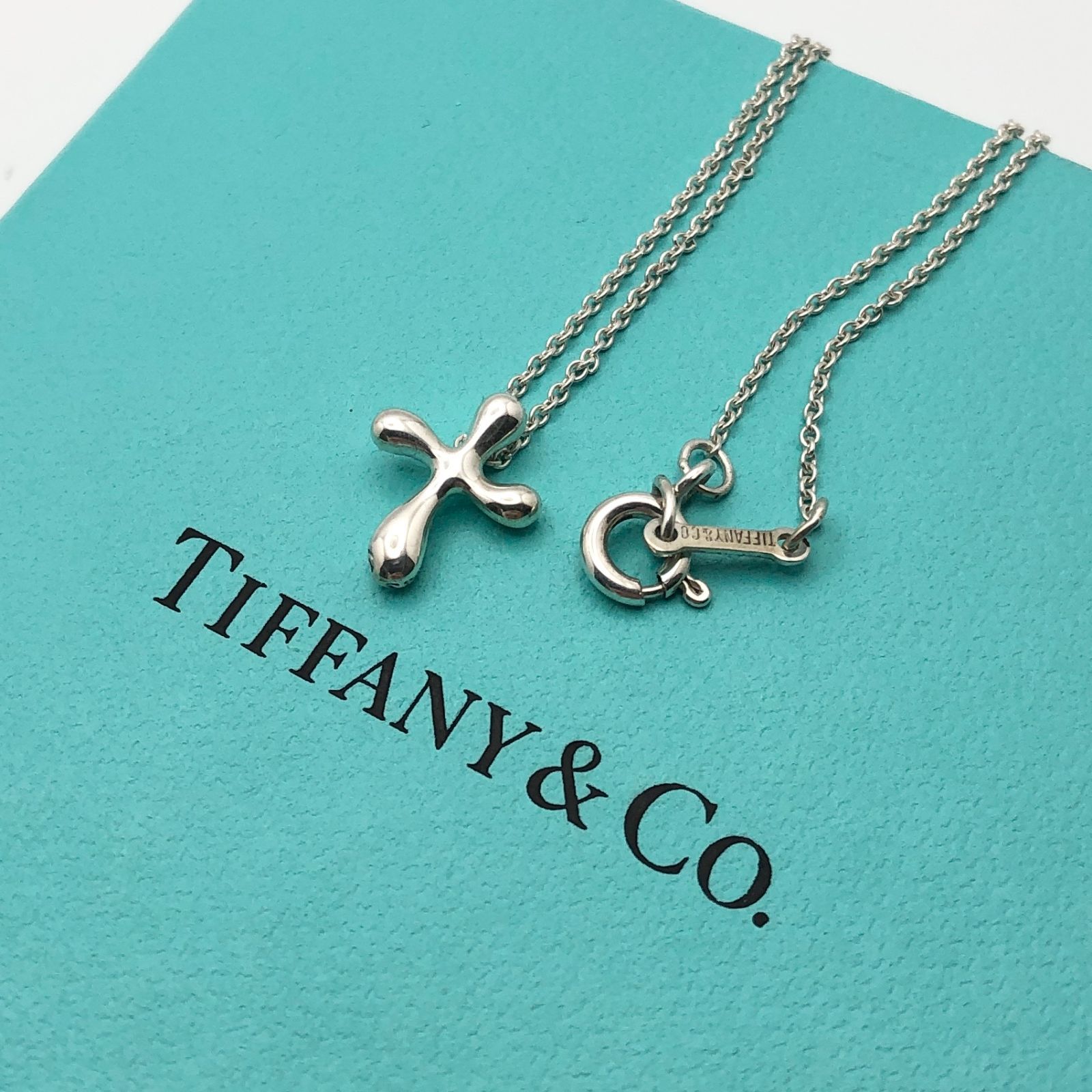 美品=【Tiffany & Co.(ティファニー)】スモールクロス ティアドロップ