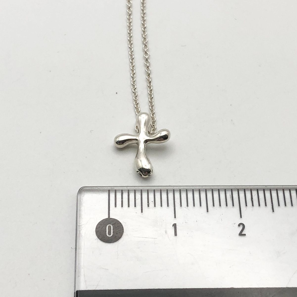 ティファニー スモールクロス ティアドロップ ネックレス シルバー 十字架 ティファニー スモールクロス ティアドロップ ネックレス シルバー