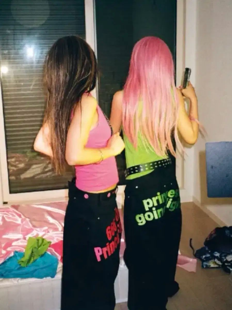 ディワイドショップ 666 ジーンズ