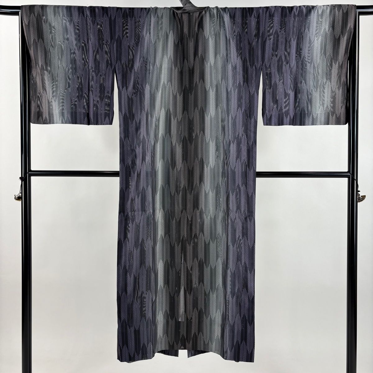 道中着 身丈138.5 cm 裄丈69 L 和装コート 矢羽根 市松 ぼかし 紫 正絹