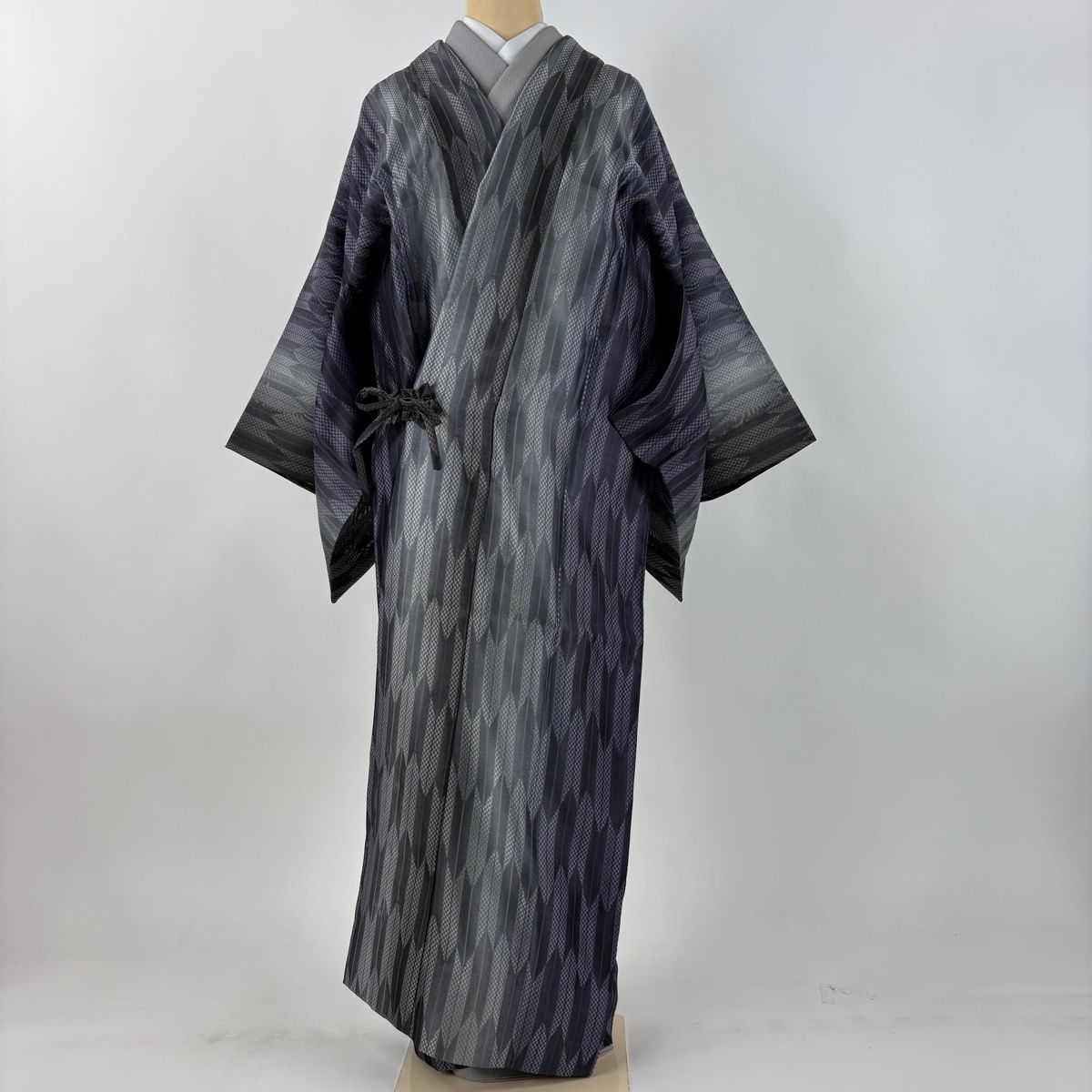 道中着 身丈138.5 cm 裄丈69 L 和装コート 矢羽根 市松 ぼかし 紫 正絹
