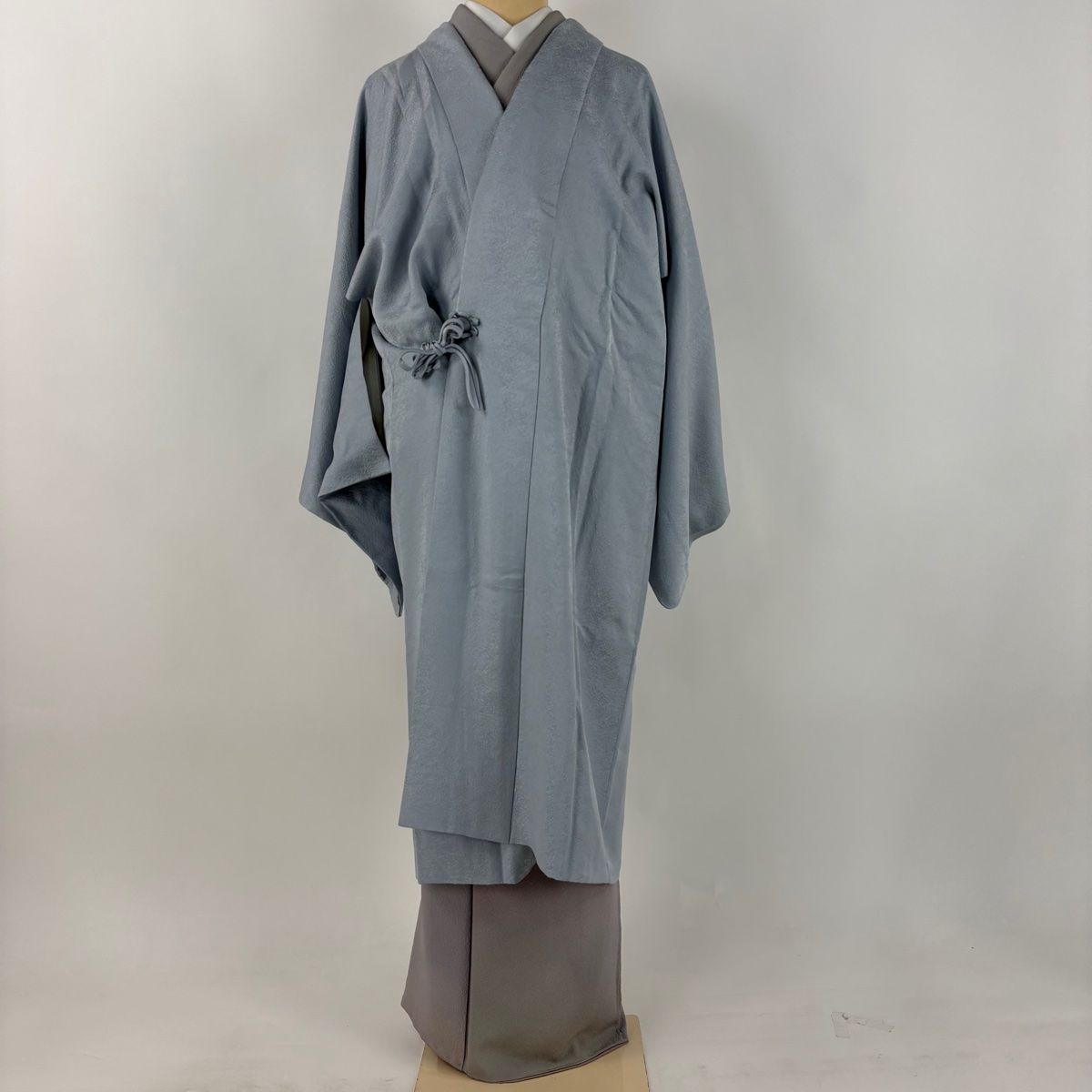 道中着 身丈112.5 cm 裄丈69.5 L 和装コート 地紋 水色 正絹