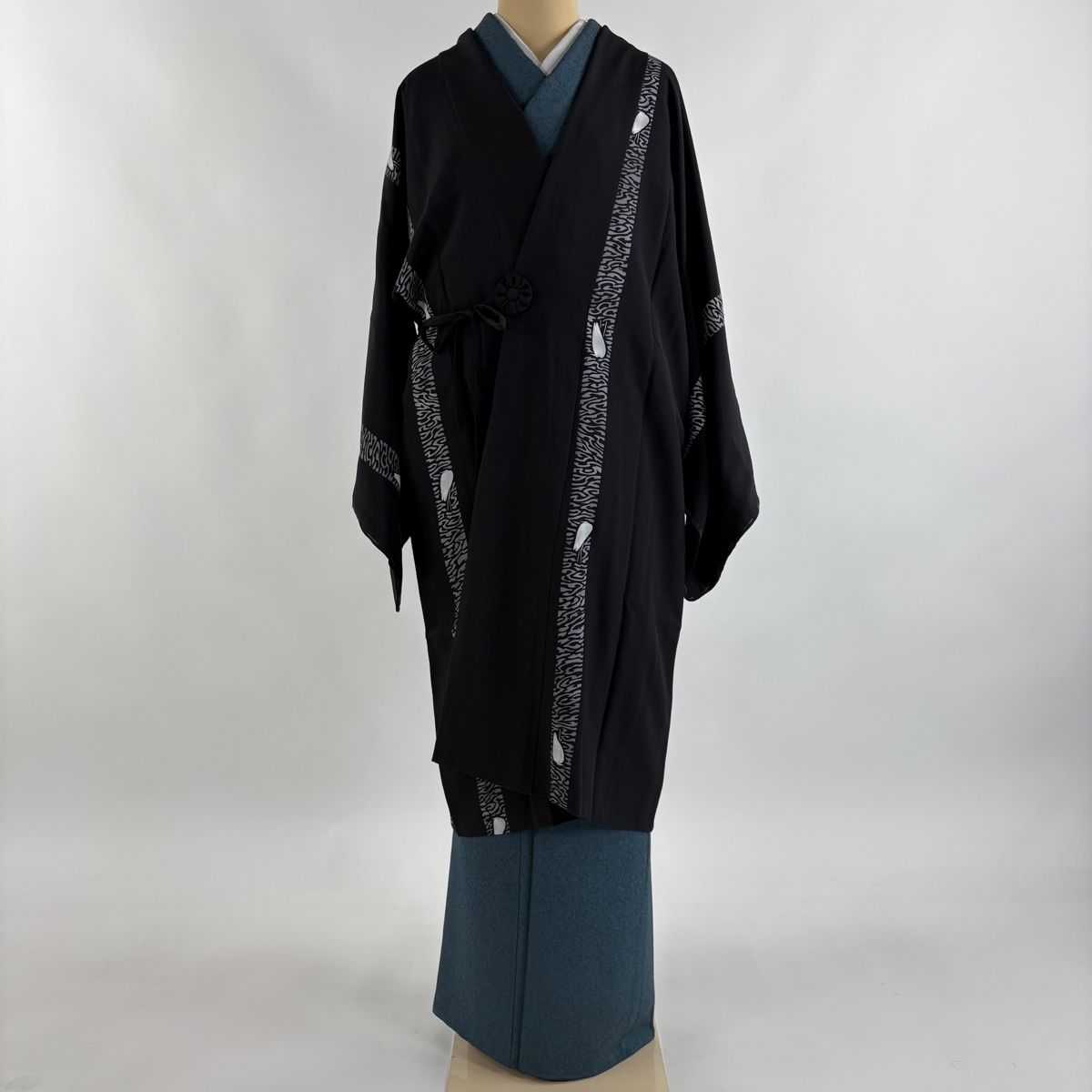 道中着 身丈109 cm 裄丈68 L 和装コート 鷺 水面 黒 正絹
