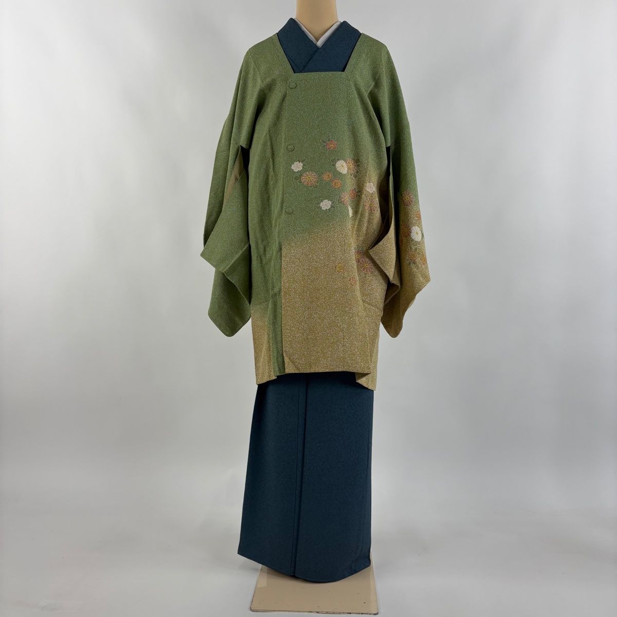 道行 身丈94 cm 裄丈70.5 L 松井青々 和装コート 角衿 落款 菊 梅 金彩 染分け 薄緑 正絹