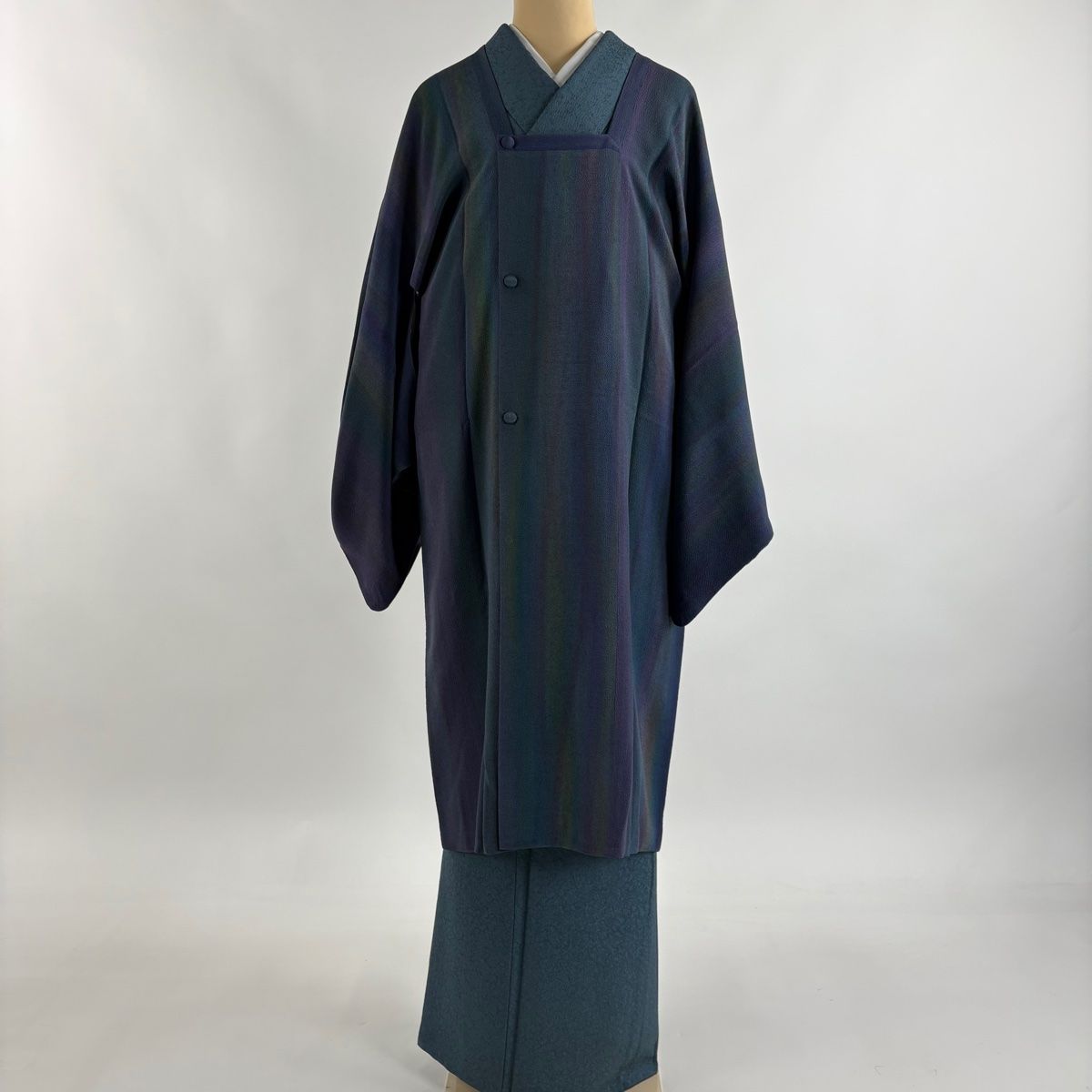 道行 身丈107 cm 裄丈68 L 和装コート 角衿 落款 縞 ぼかし 縮緬 青紫 正絹