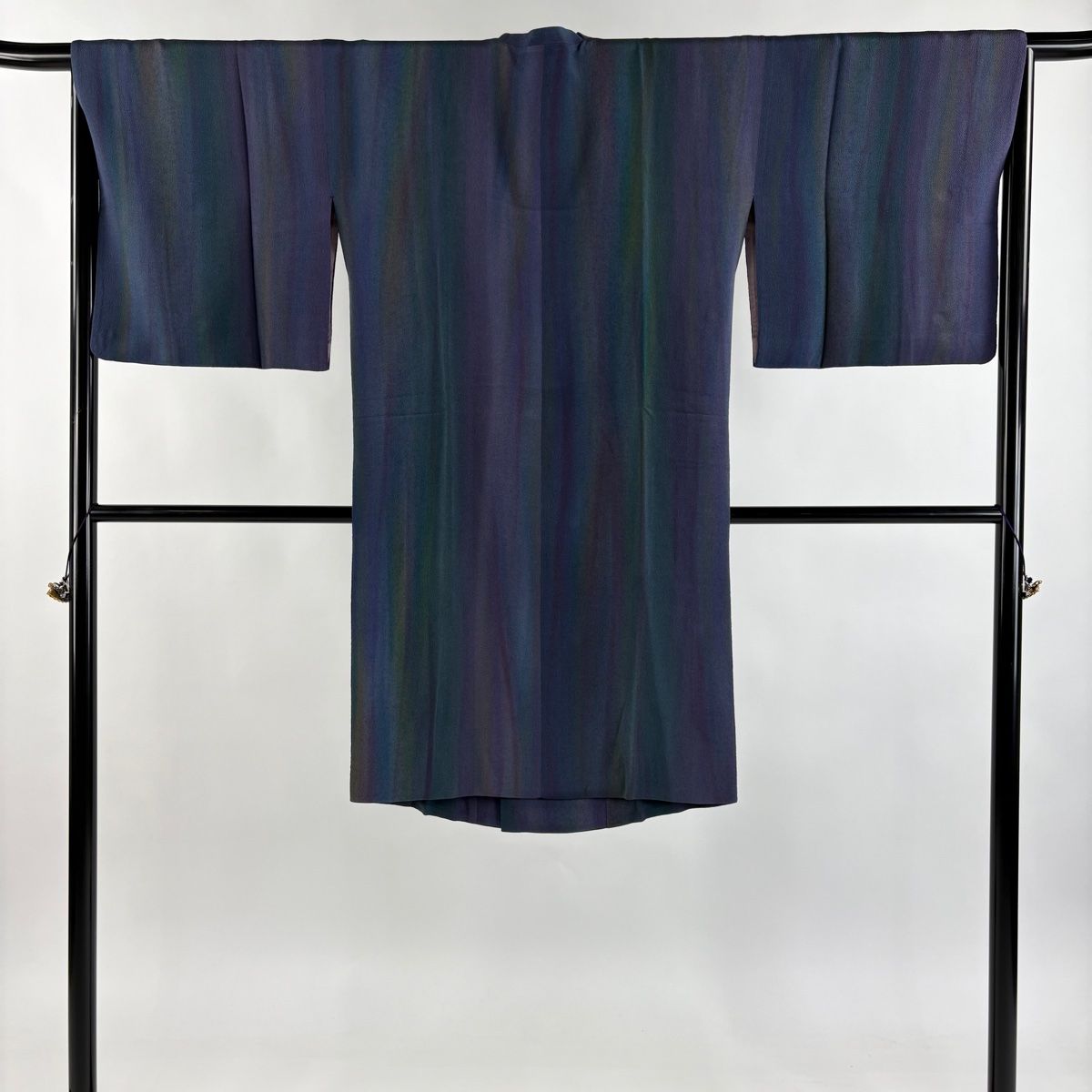道行 身丈107 cm 裄丈68 L 和装コート 角衿 落款 縞 ぼかし 縮緬 青紫 正絹