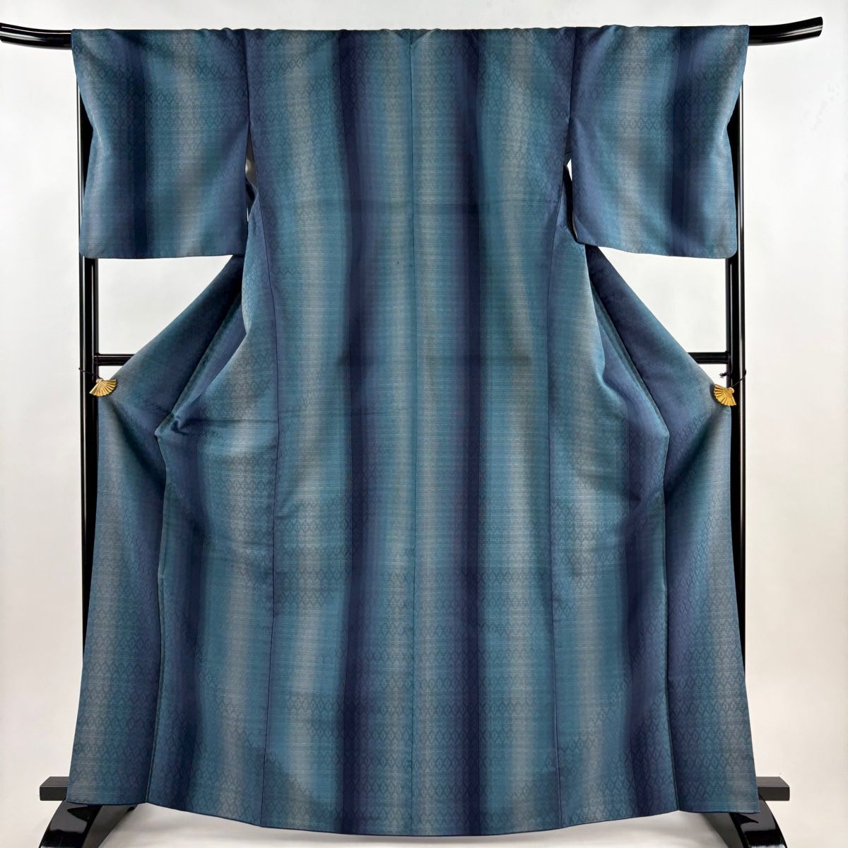 小紋 紺色 猫　縦縞　裄丈長め　残布 小紋 身丈167cm 裄丈68cm L 袷 洗える着物 縦縞 幾何学模様 ぼかし 青