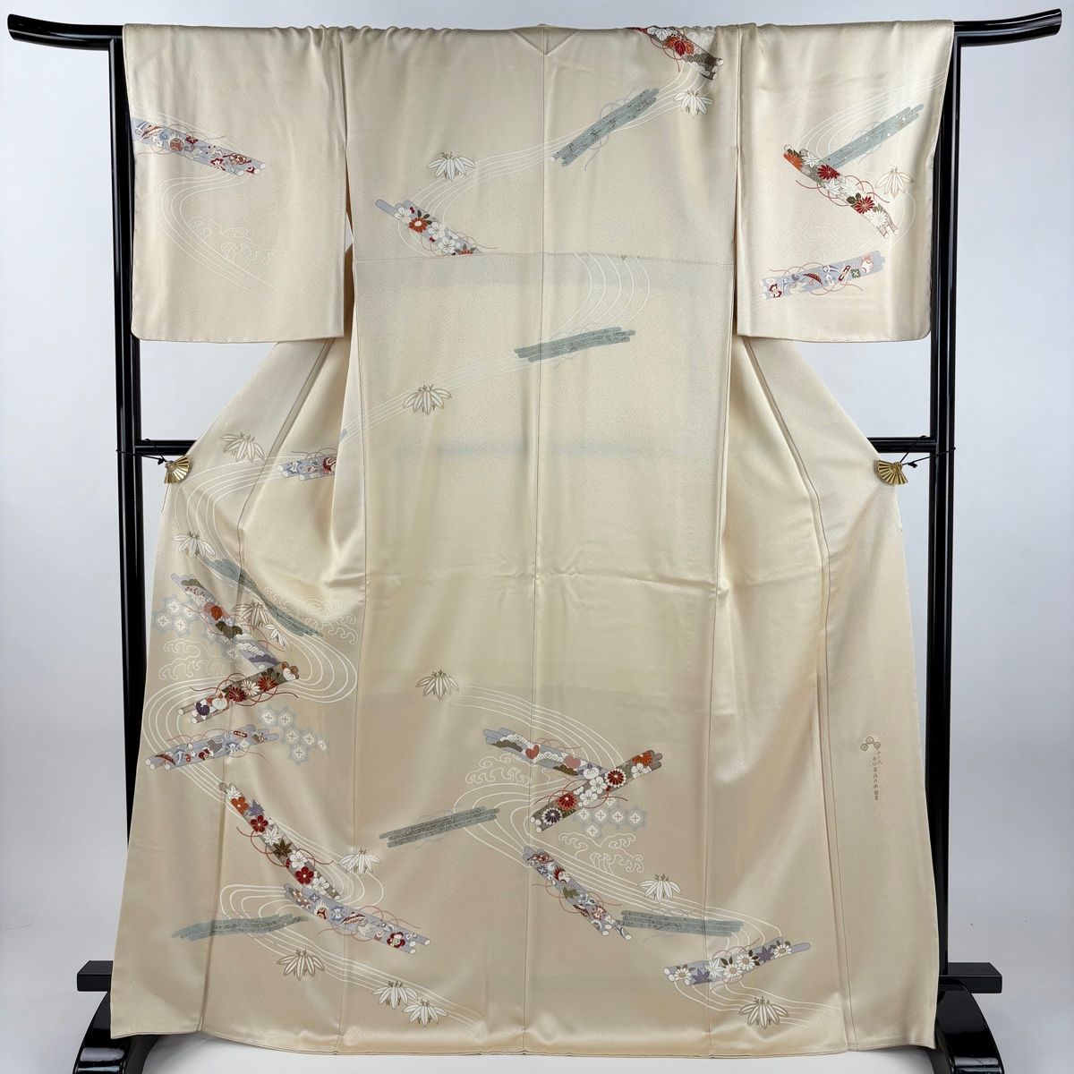 訪問着 身丈169 5 cm 裄丈68 L 袷 落款 筏 菊 金糸 金彩 ベージュ 正絹 秀品