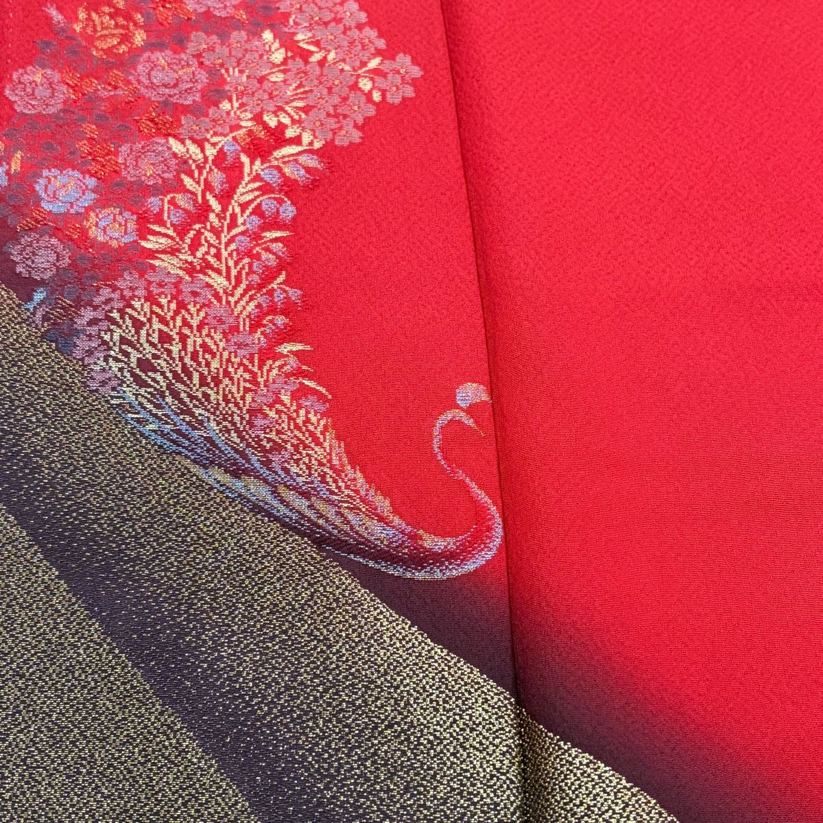 振袖 身丈163cm 裄丈66cm M 袷 山本寛斎 落款 孔雀 草花 金糸 染め分け