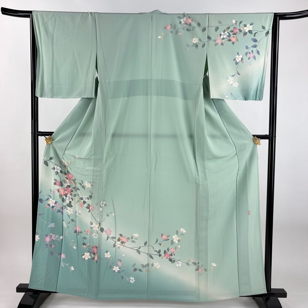 ★専用★未使用品 小紋 グリーンベージュ 桜花 身丈163cm裄丈70cm正絹 未使用品 小紋 グリーンベージュ 桜花 縮緬地 身丈163cm裄丈70cm正絹