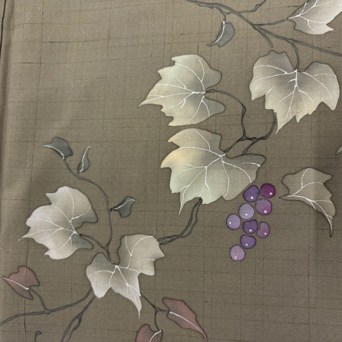  訪問着 身丈155 cm 裄丈64 M 袷 紬地 落款 葡萄 薄茶色 正絹 秀品 訪問着 付け下げ 着物