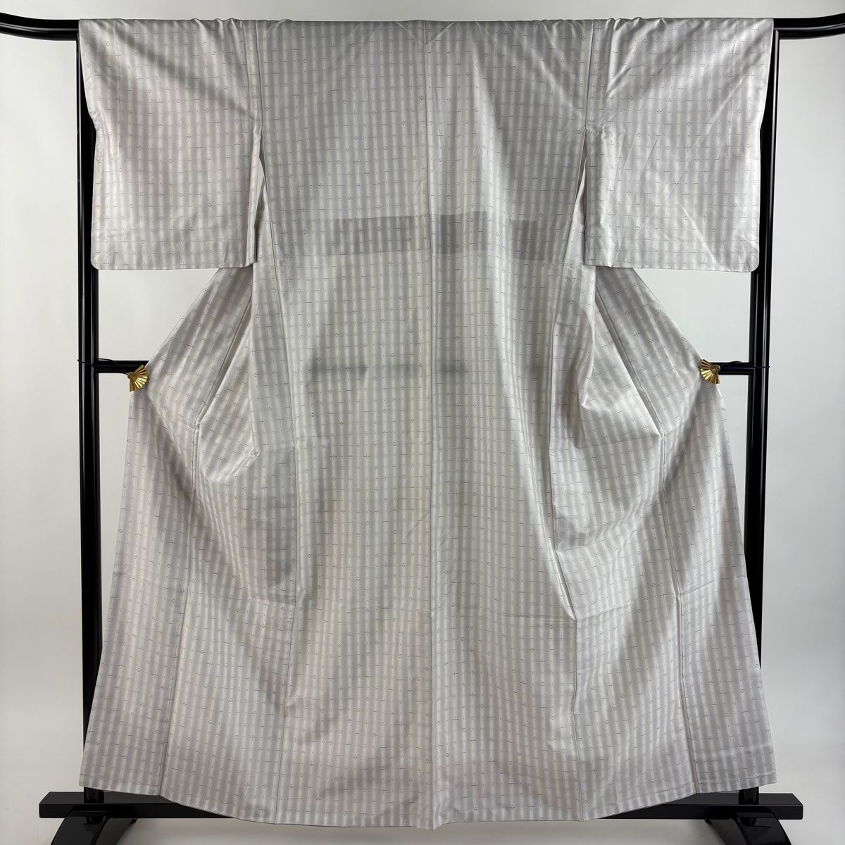 紬 身丈159 cm 裄丈66 M 袷 やまと 背抜き 縞 十字絣 灰白 正絹 秀品