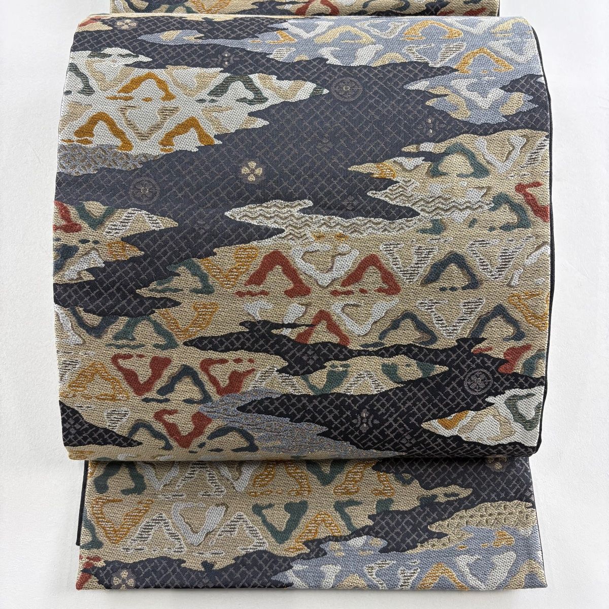 袋帯 秀品 霞 幾何学 金糸 墨色 六通 正絹 【中古】 - メルカリ