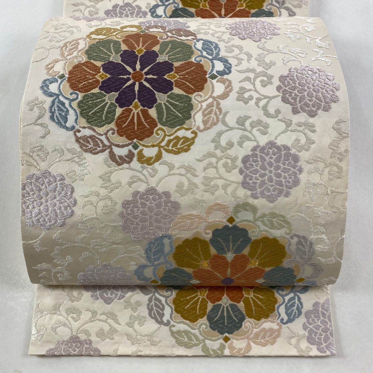 美品】 袋帯 逸品 華文 花唐草 唐織 金銀糸 白 六通 正絹 【中古