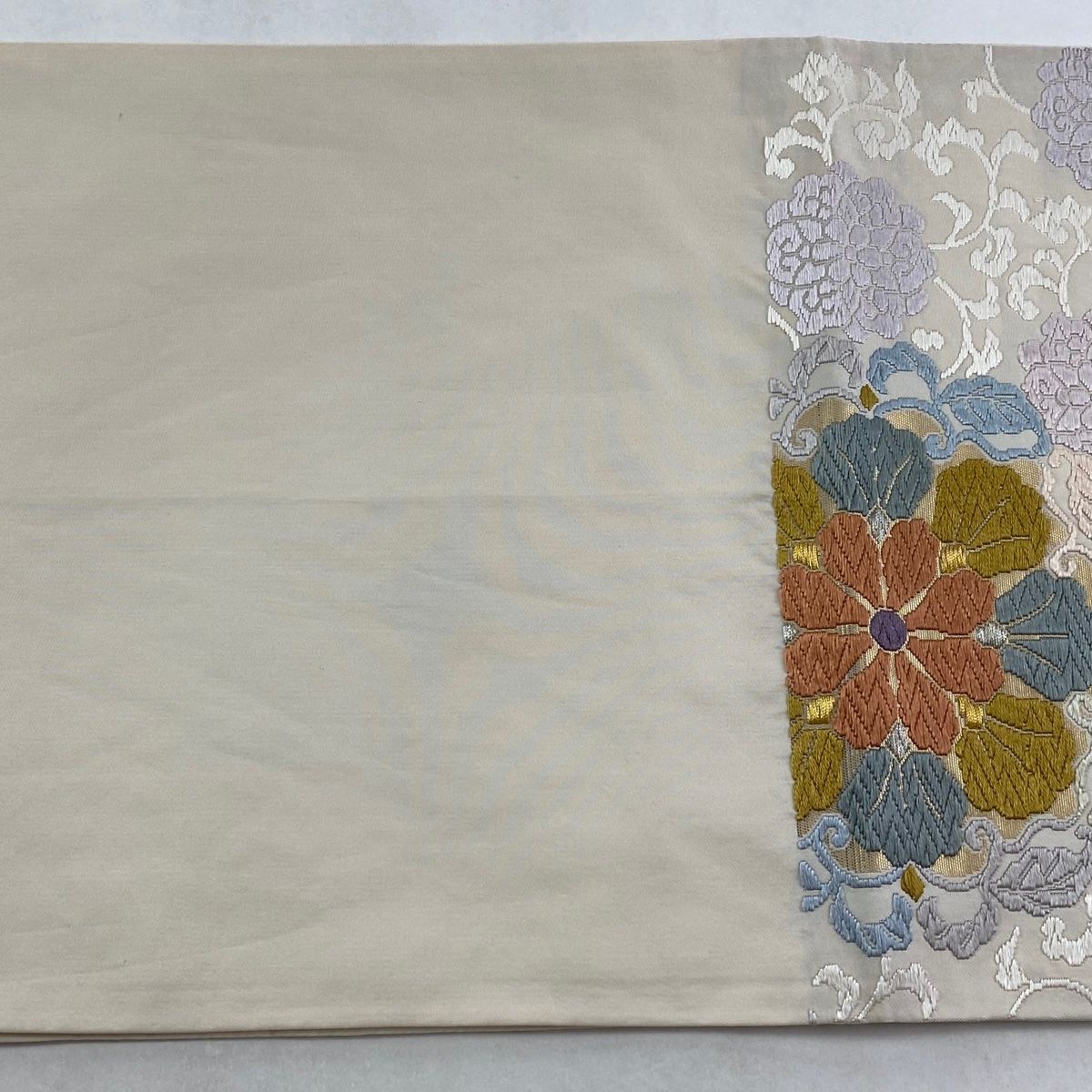 美品】 袋帯 逸品 華文 花唐草 唐織 金銀糸 白 六通 正絹 【中古