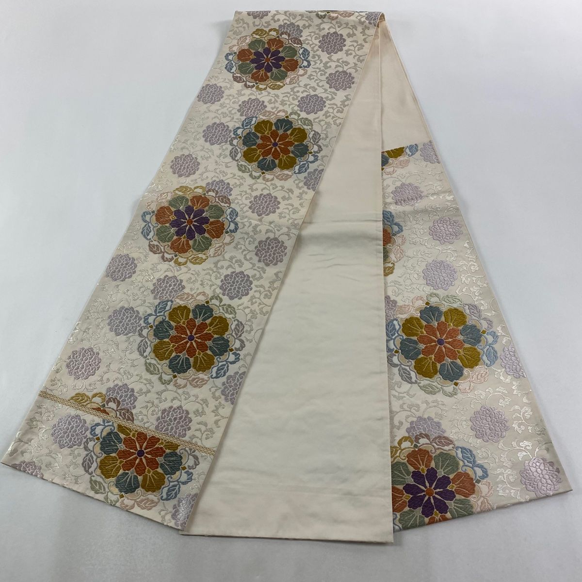 美品】 袋帯 逸品 華文 花唐草 唐織 金銀糸 白 六通 正絹 【中古